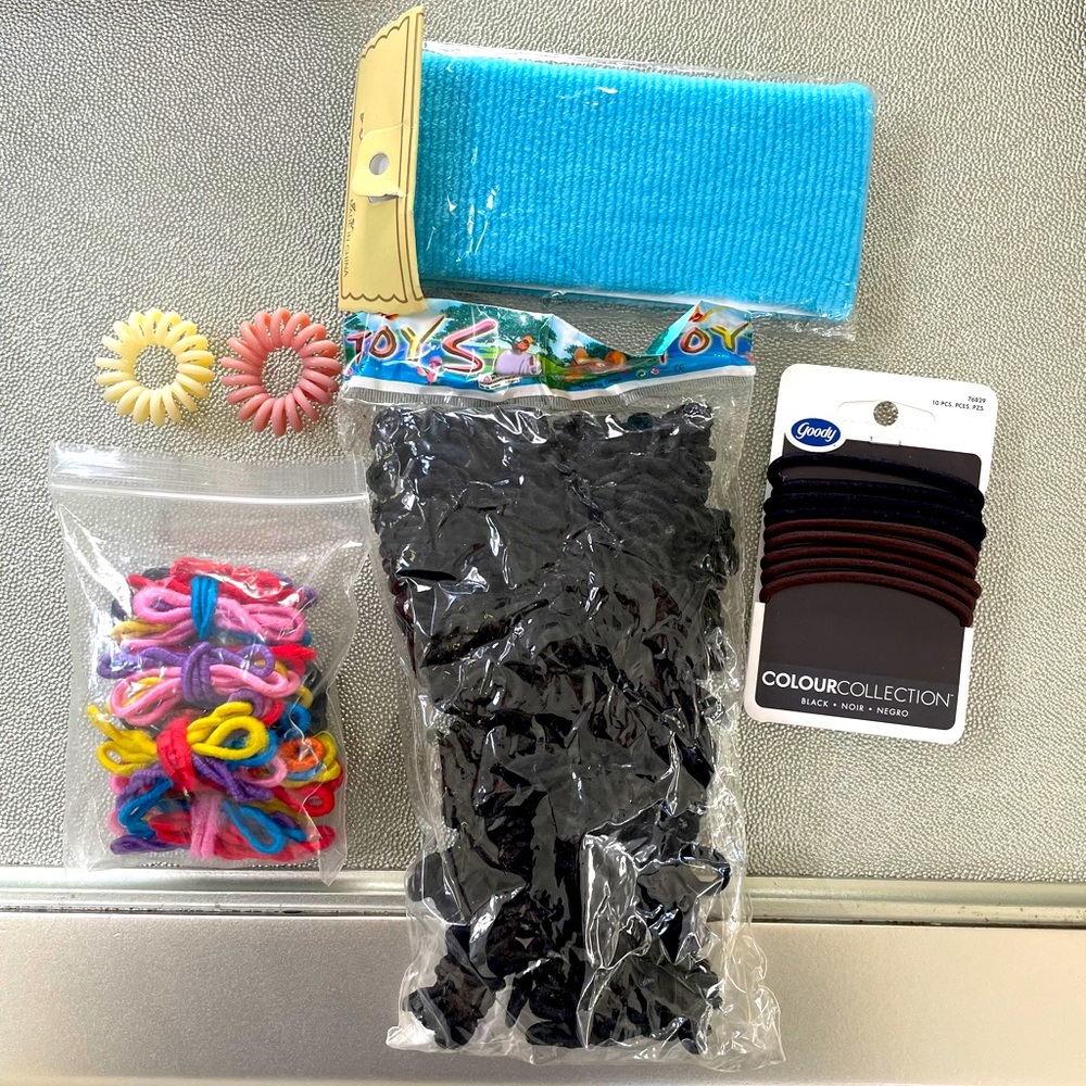 🌷🌷3/$25 Assorted Hairtie